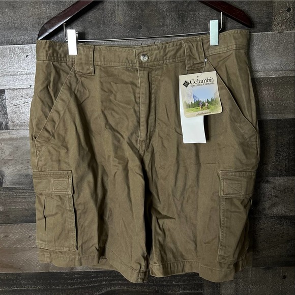 SOLD NWT Columbia Mens Hiking Shorts 36 - Picture 1 of 2